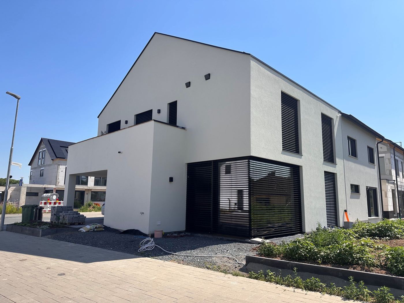 Fertiggestellte Doppelhaushälfte in Plankstadt bei Heidelberg