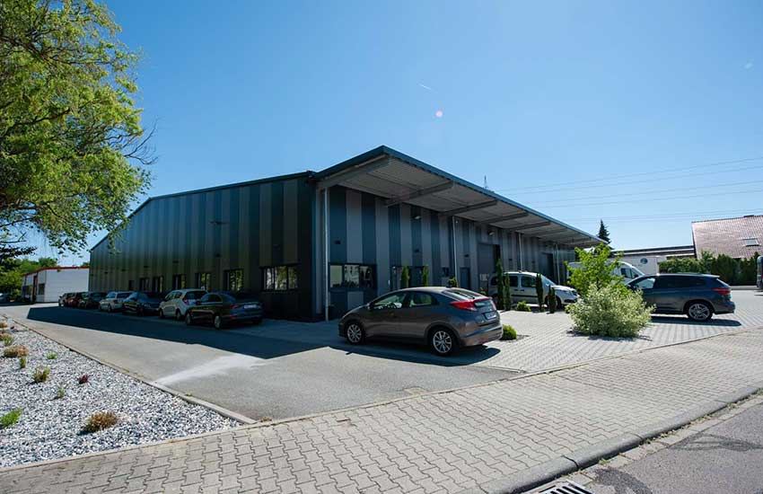 Hofseite der Lagerhalle in Ketsch